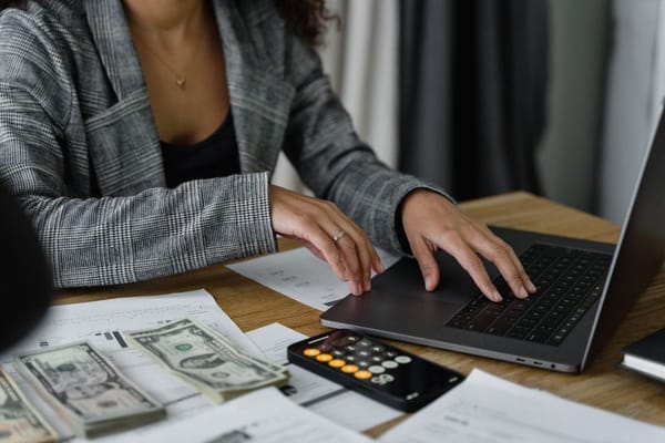Solo 401(k) vs. SEP IRA: The Retirement Decision Women-Owned Service Businesses Put Off Every Year